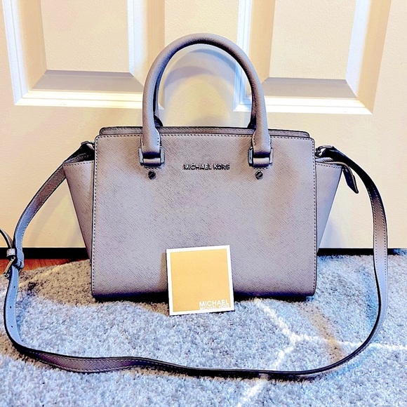 MICHAEL Michael Kors Handbags - 🩶 LIKE NEW 🩶 Michael Kors grey saffiano leather satchel with crossbody strap.